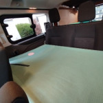 lit suspendu pour adulte dans un van Ford Custom