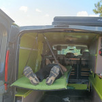 lit suspendu pour adulte dans un Renault Trafic